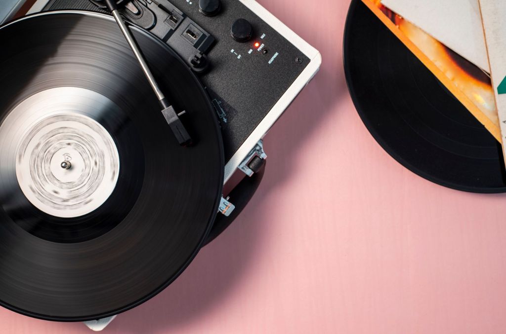Descontos imperdíveis no Prime Day 2025: até 45% em toca-discos na Amazon Melhorias nas ofertas de toca-discos para o Amazon Prime Day 2025, incluindo Victrola, Fluance e mais: Aqui está como encontrar, comprar e adquirir online. (Foto: Reprodução)