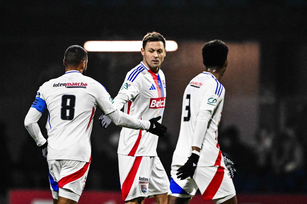 Lyon é confirmado no calendário da Ligue 1 e valida participação na Liga Europa Lyon está no calendário da Liga Europa caso não seja rebaixado (Foto: JEFF PACHOUD / AFP)