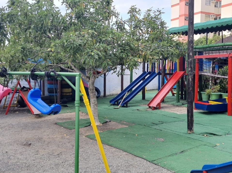 Governo classifica ataques a escolas como crime hediondo e aumenta punições Creche Cantinho Bom Pastor, em Blumenau (SC), onde houve um ataque que deixou quatro crianças mortas em 2023; lei aprovada foi sugestão de família das vítimas (Foto: Hygino Vasconcellos/UOL)