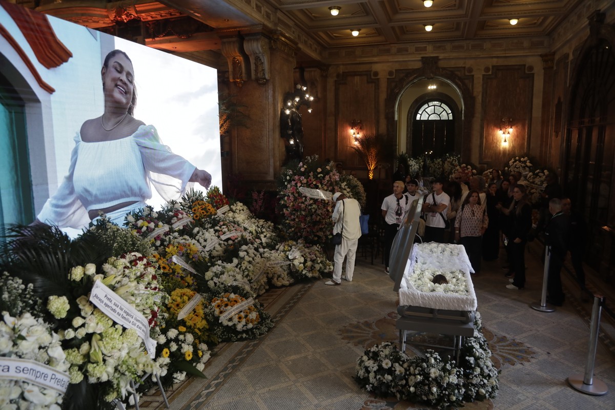 Sabrina Sato destaca amizade com Preta Gil durante velório emocionante Velório de Preta Gil, no Theatro Municipal do Rio (Foto: Gabriel de Paiva / Agência O Globo)