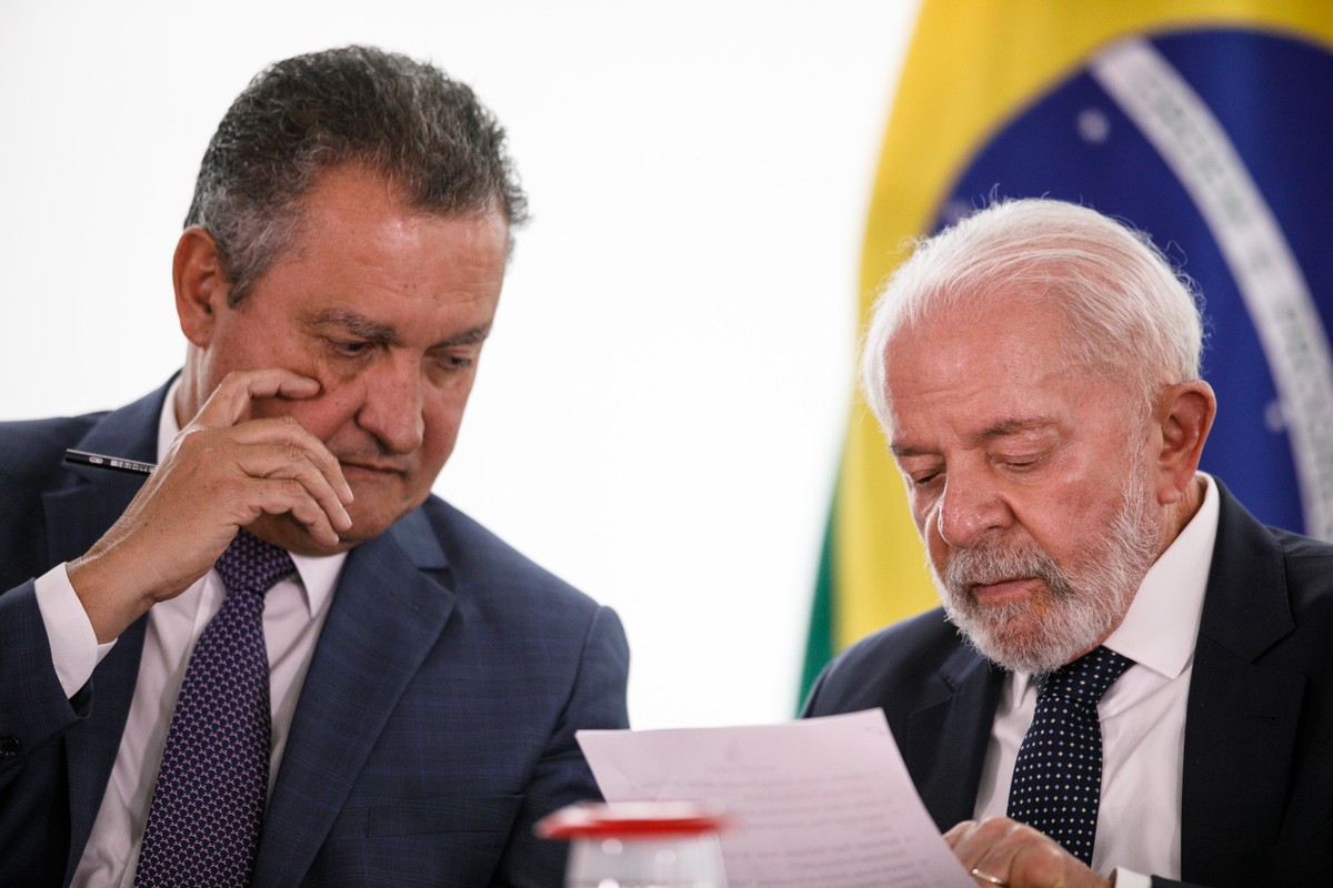 Lula deve vetar aumento no número de deputados, afirma Rui Costa Ministro Rui Costa e Lula (Foto: Brenno Carvalho / Agência O Globo)