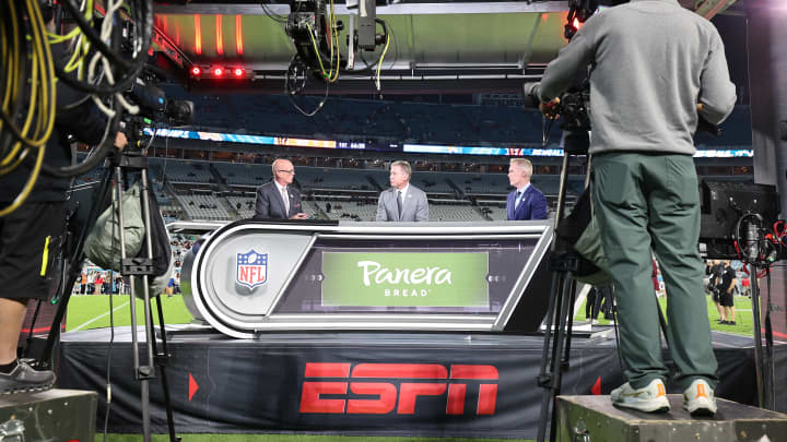 Serviço de streaming da ESPN será lançado em 21 de agosto Uma visão geral do estande do ESPN Monday Night Countdown antes do jogo entre o Jacksonville Jaguars e o Cincinnati Bengals no EverBank Stadium em Jacksonville, Flórida, em 4 de dezembro de 2023. (Foto: Mike Carlson | Getty Images)