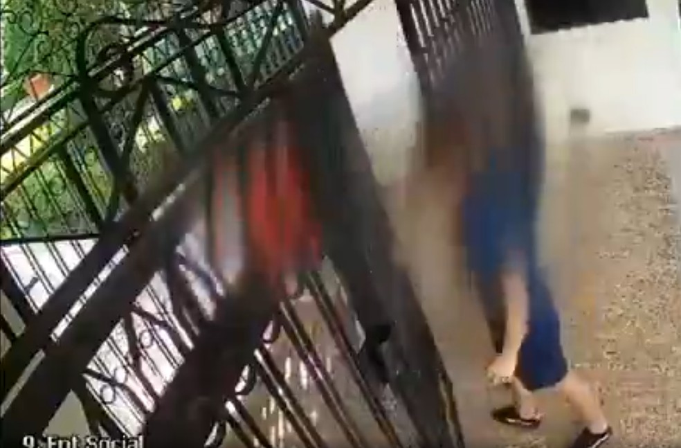 Adolescente invade apartamentos de luxo em São Paulo e causa alvoroço na cidade Ladrão de condomínio: como agia adolescente que invadia apartamentos luxuosos (Foto: Reprodução/TV Globo)