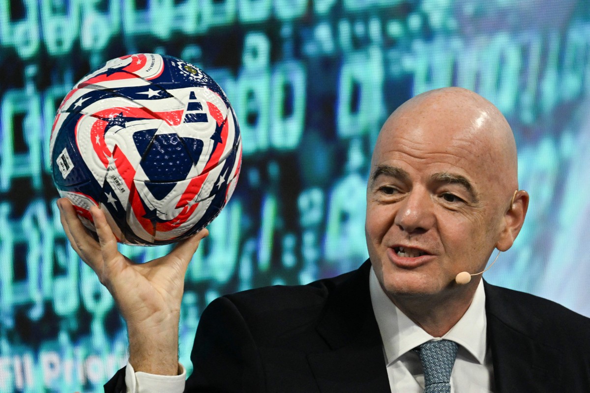 Fifa avalia a possibilidade de realizar Copa de Clubes a cada dois anos Gianni Infantino, presidente da Fifa — Foto: Chandan Khanna / AFP
