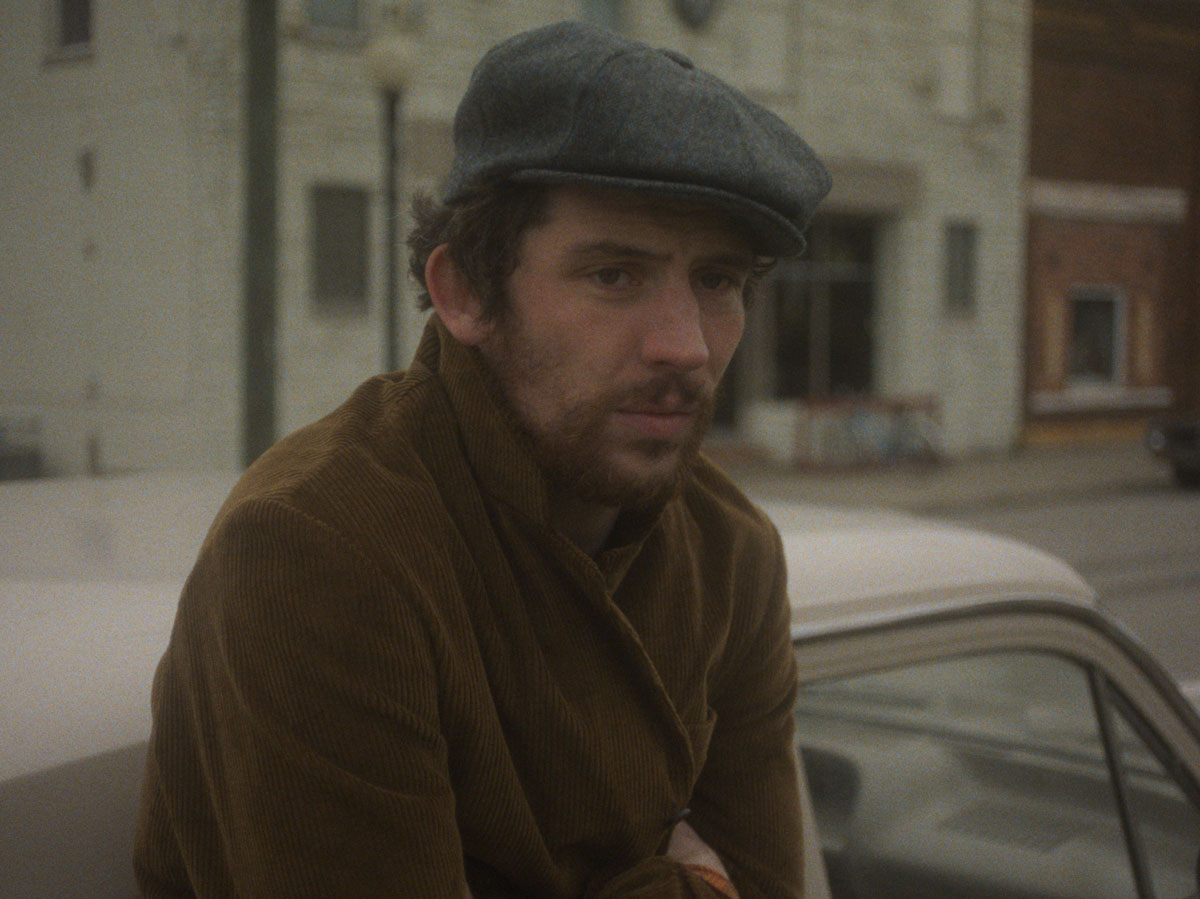 ‘O mestre do crime’ apresenta um roubo de arte que faz humor da situação Josh O'Connor em The Mastermind. ©2025 Mastermind Movie Inc./Courtesy Mubi (Foto: 2025 Mastermind Movie Inc./Courtesy Mubi)