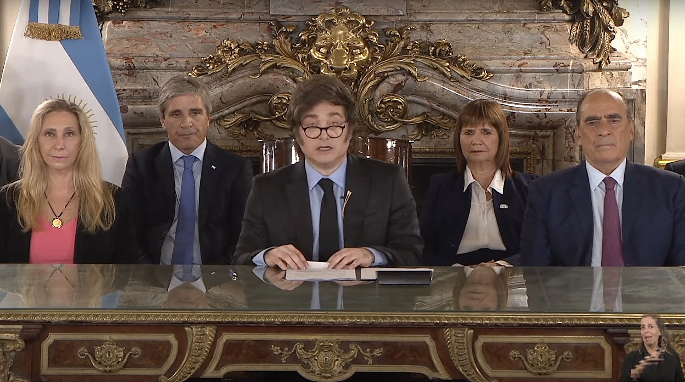 Governo Milei eleva impostos sobre exportação de soja e milho na Argentina Presidência da Argentina/AFP