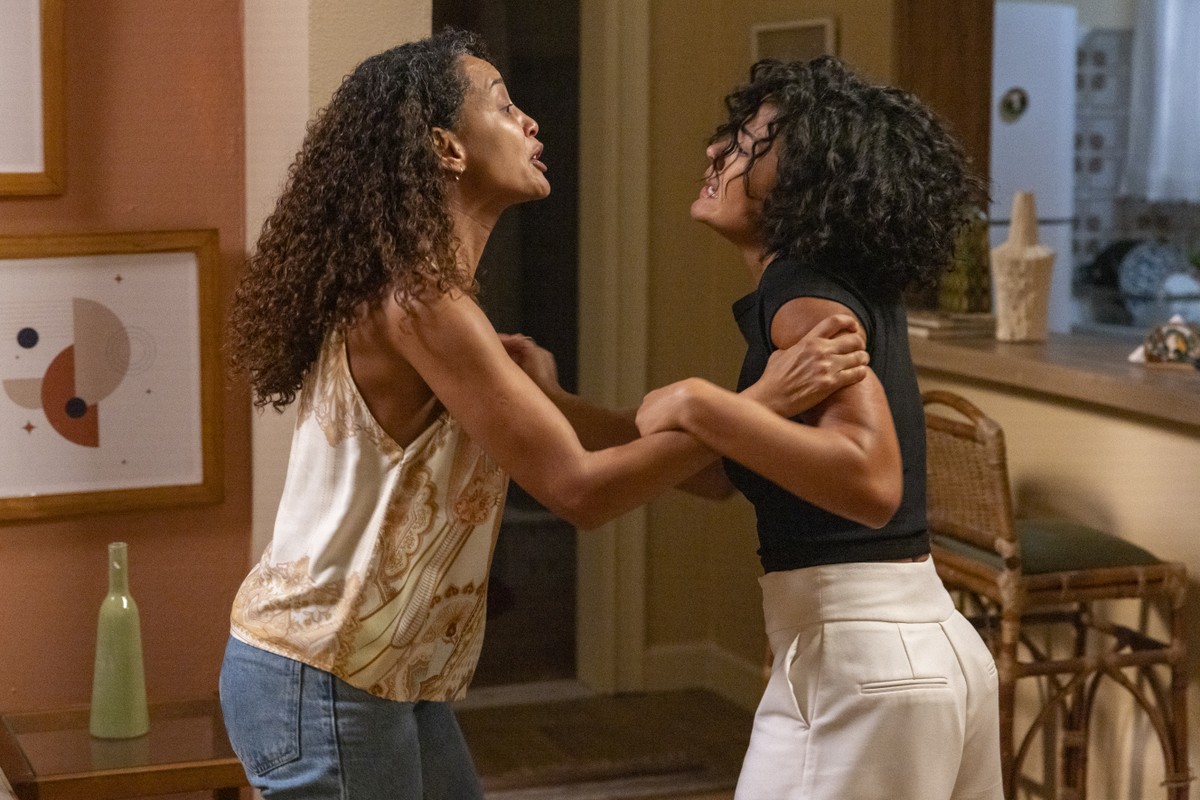 Raquel expõe Maria de Fátima em confronto decisivo na trama da novela Raquel (Taís Araujo) e Maria de Fátima (Bella Campos) — Foto: Globo/Fábio Rocha