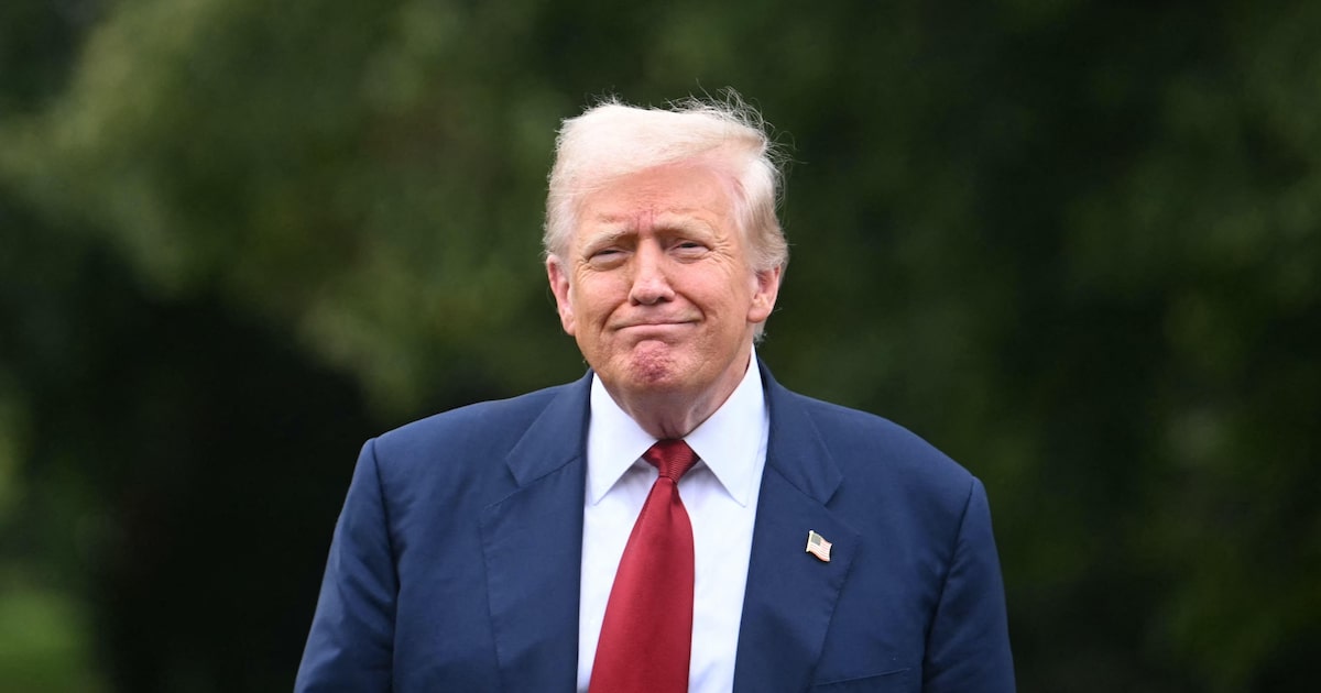 O presidente dos EUA, Donald Trump, fala com repórteres na Casa Branca (Foto: Jim Watson/AFP)