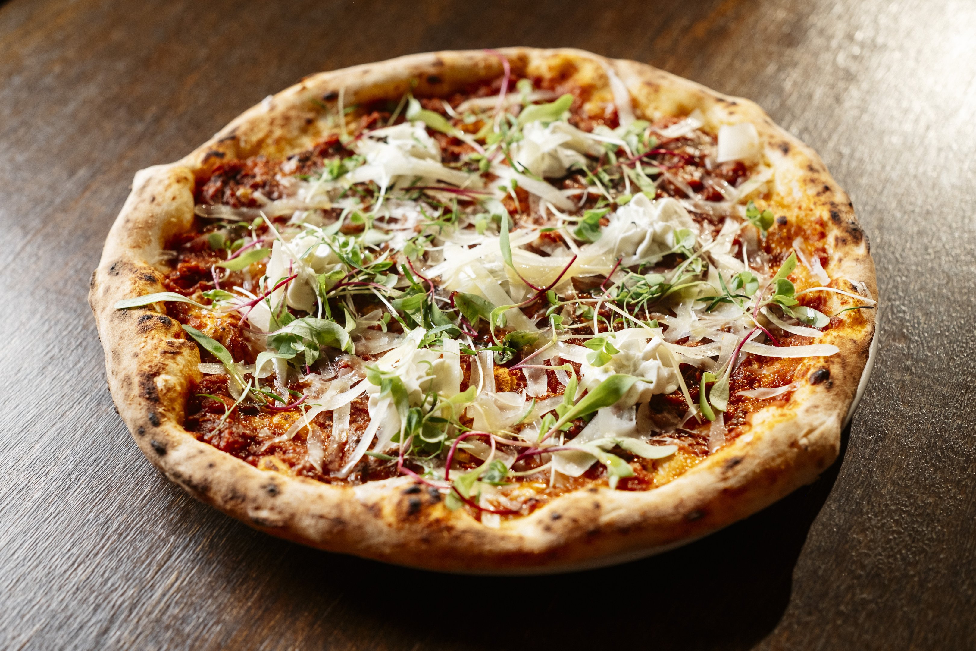 As 25 melhores pizzarias do Brasil segundo o guia italiano renomado Pizza Ragu de Wagyu com tomate San Marzano DOP: o último lançamento da Leggera. (Foto: Divulgação)