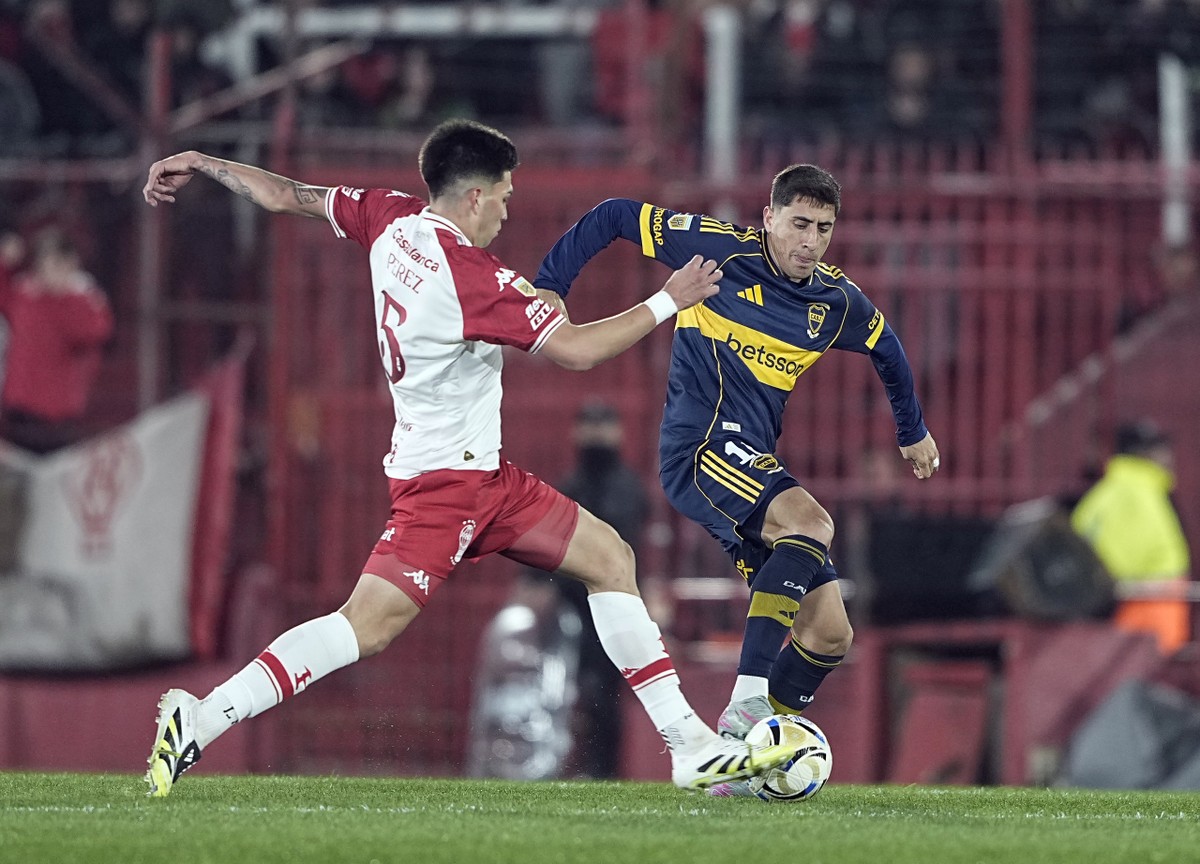 Atacante do Boca Juniors é surpreendido com substituição no intervalo da partida Merentiel, atacante do Boca Juniors (Foto: Divulgação/Boca Juniors)