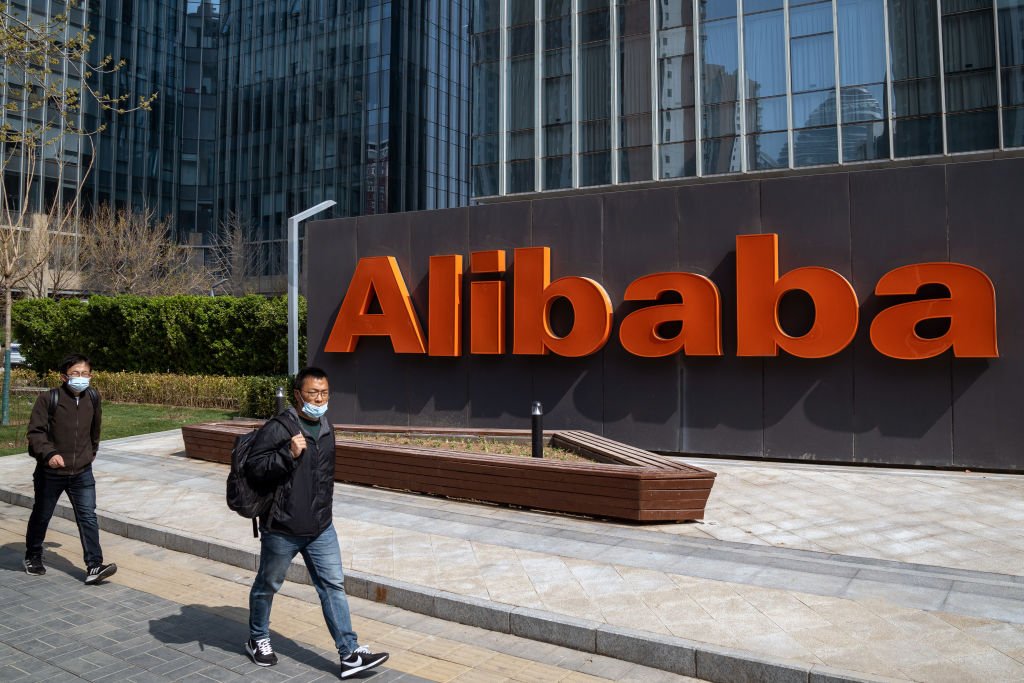 Alibaba, JD.com e Meituan elevam a disputa no comércio eletrônico e entrega rápida China responde a Trump sobre ameaça de tarifa aos países do BRICS (Foto: Reprodução)