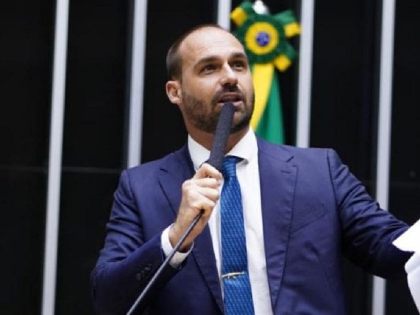 Aliados de Bolsonaro afirmam que Eduardo impede avanço da anistia Aliados de Bolsonaro afirmam que Eduardo impede avanço da anistia