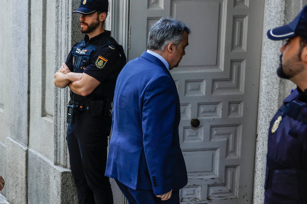 Ex-vice do PSOE solicita liberdade imediata ao Supremo Tribunal Santos Cerdán, ex-secretário de Organização do PSOE, chega ao Tribunal Supremo para declarar como investigado, na última segunda-feira. (Foto: Álvaro García)