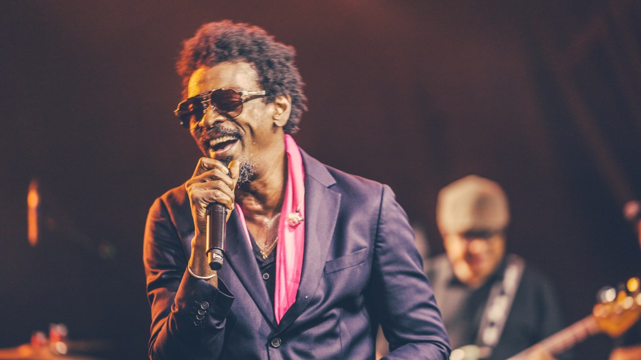 Seu Jorge inicia turnê pela Europa com agenda cheia de shows imperdíveis Seu Jorge (Vinny Campos/Divulgação)