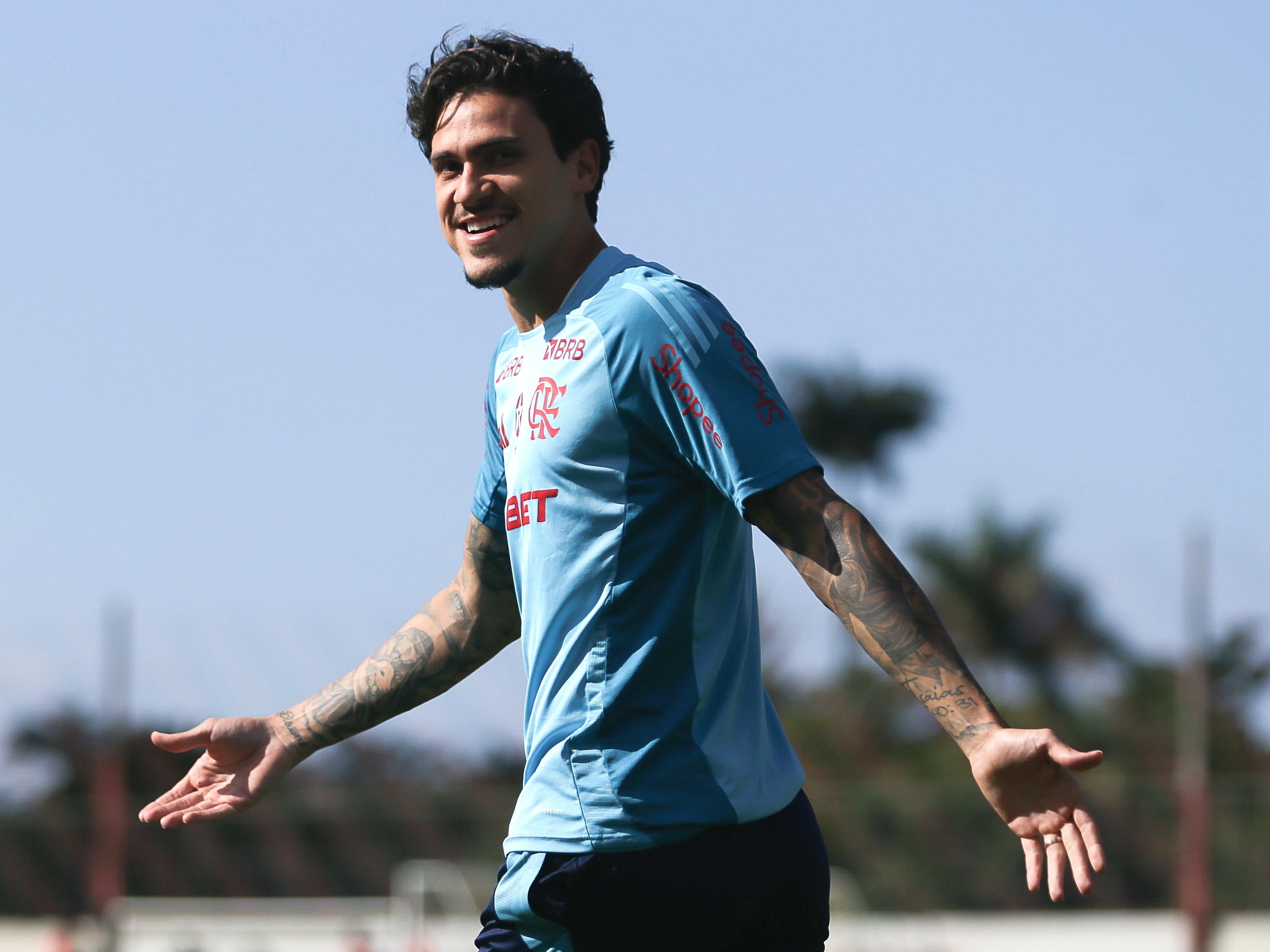 Pedro retorna ao Flamengo sem diálogo com Filipe e se destaca em treino Pedro, atacante do Flamengo, em treino no Ninho do Urubu (Foto: Gilvan de Souza/Flamengo)