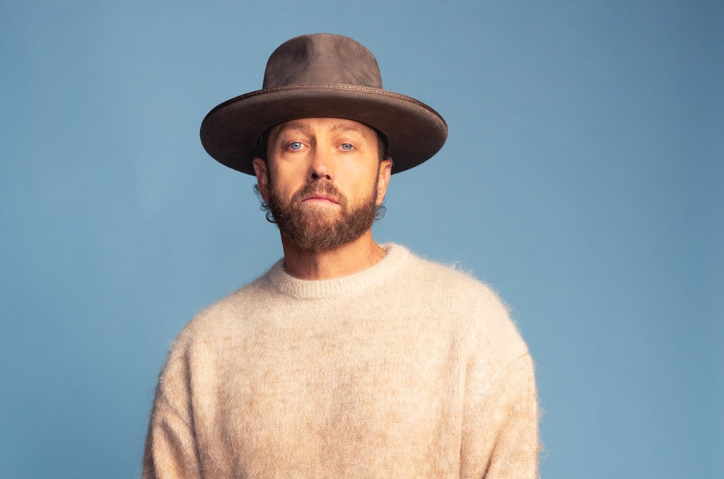 A música "A Lil Church ((Nobody’s Too Lost)" de tobyMac é a número 1 na parada Christian AC Airplay. (Foto: Reprodução)