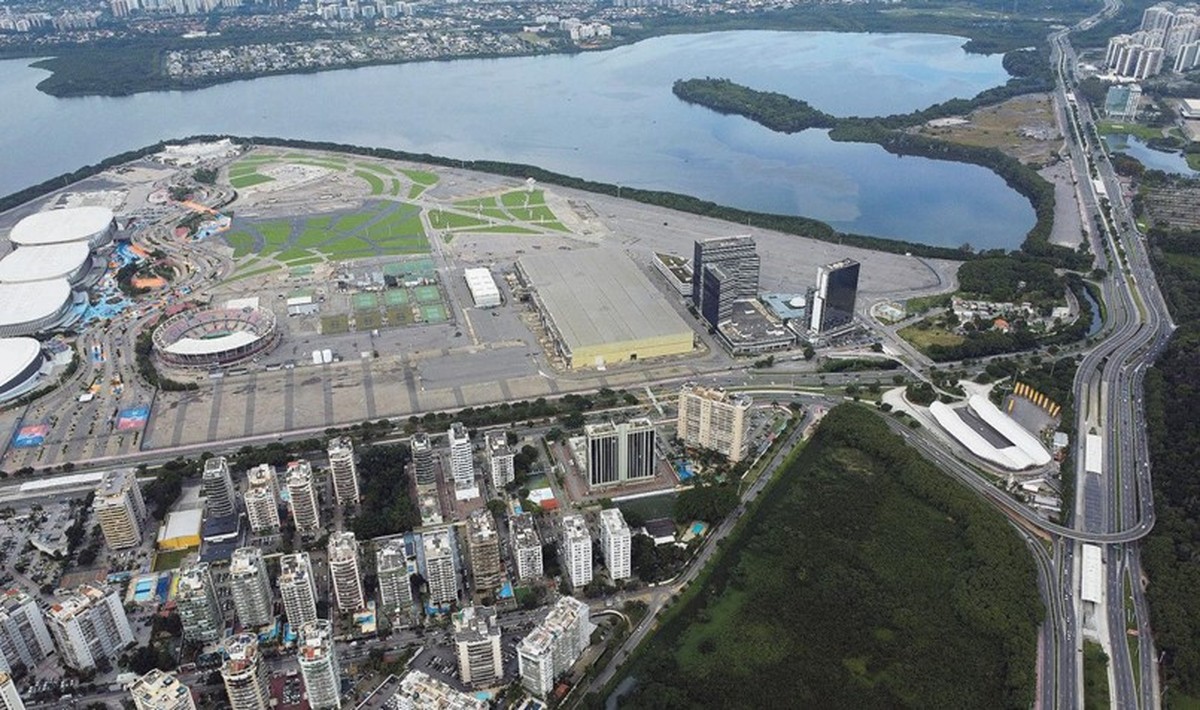 Novo parque temático na Barra promete melhorias significativas no trânsito local Câmara de Vereadores do Rio vota na terça-feira o texto final de uma operação urbanística para viabilizar a construção do Imagine, parque temático vizinho ao Parque Olímpico na Barra. Essa área verde será ocupada pelo projeto — Foto: Custodio Coimbra