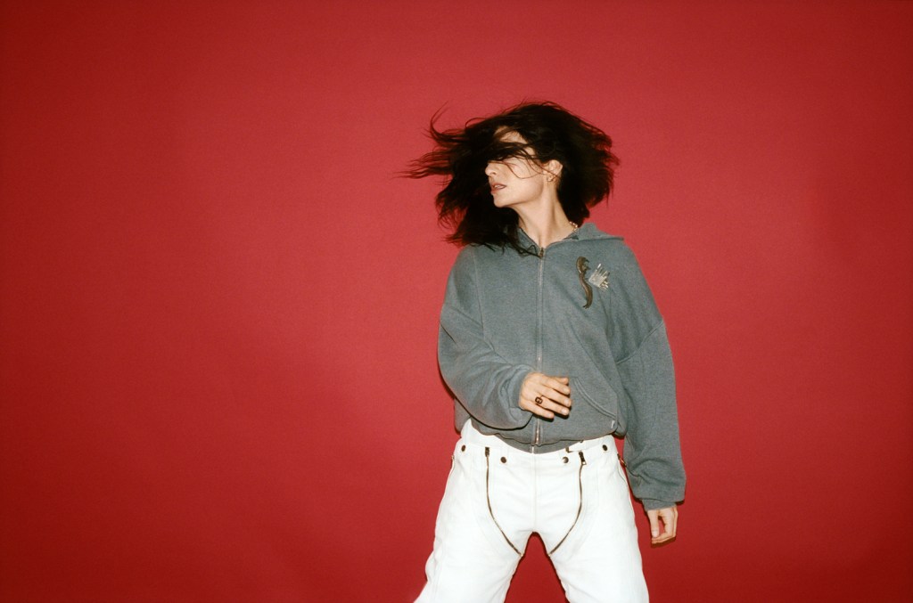 Lorde revelou alguns 'fatos divertidos' sobre 'Virgin' e aparentemente provocou uma versão deluxe do LP. (Foto: Reprodução)