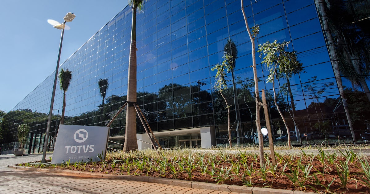 Totvs planeja crescimento na base de clientes e projeta semestre positivo