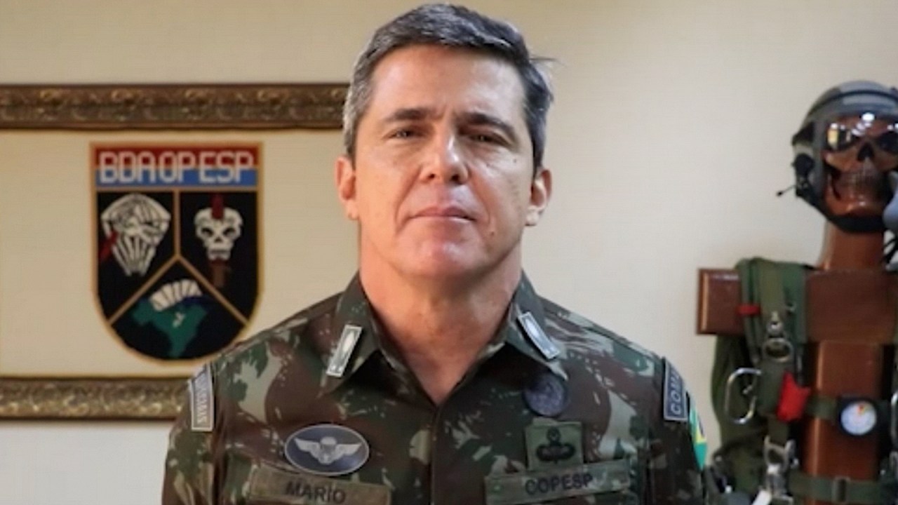 General acusado de planejar assassinato de Lula tenta se livrar da trama golpista RÉU - Mario: áudio do general indicaria que o ex-presidente sabia de plano para matar adversários (Foto: PM-GO/Reprodução)