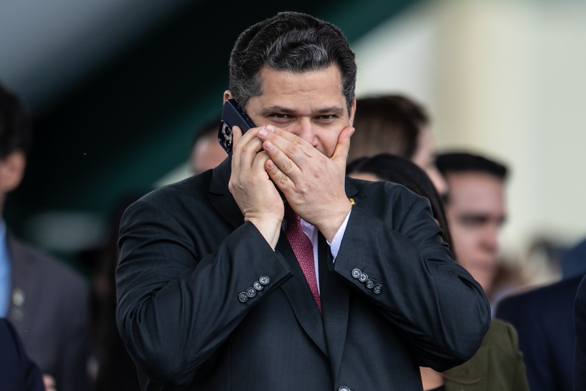 Governo e Alcolumbre buscam soluções para crise sobre o IOF no Congresso Presidente do Senado, Davi Alcolumbre — Foto: Brenno Carvalho / Agência O Globo