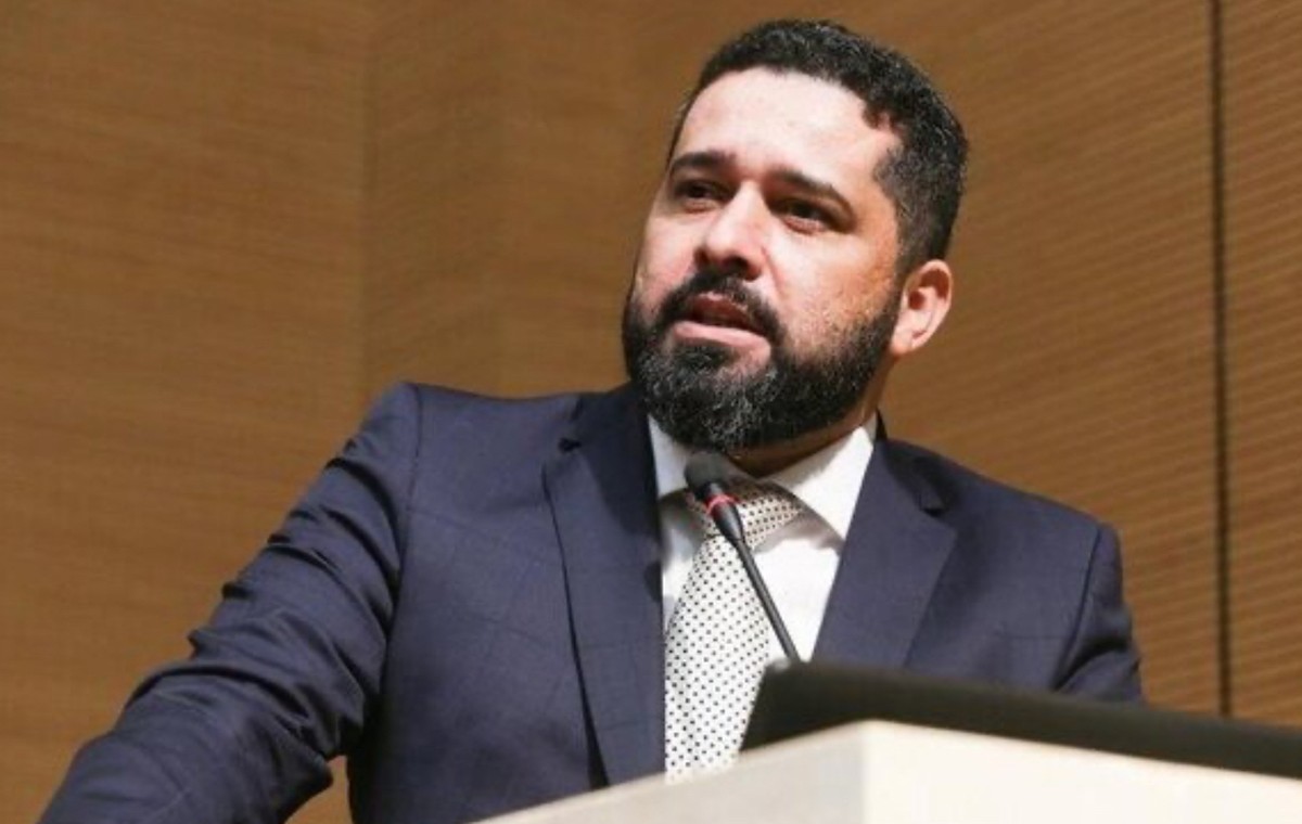 Presidente dos Correios deve renunciar ao cargo até a próxima semana Fabiano Silva dos Santos, presidente dos Correios (Foto: Reprodução)