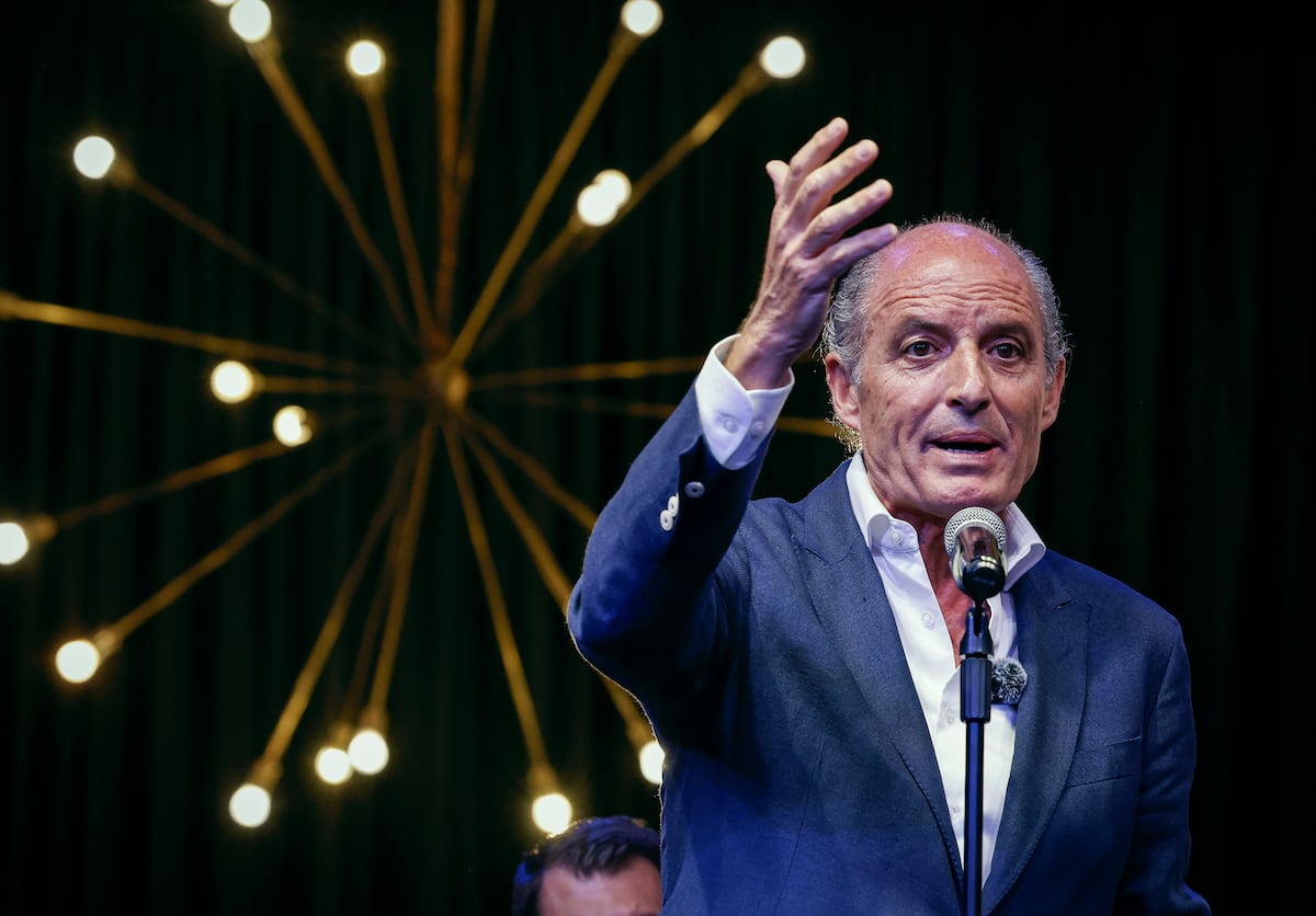 Francisco Camps faz ouvidos surdos à advertência do PP de Mazón e apresenta seu programa para aspirar a dirigir o PPCV e arrebatar o poder orgânico ao presidente do PP valenciano. Às 20h30 no palau Alameda, de Valência. (Foto: MÒNICA TORRES EL PAÍS)