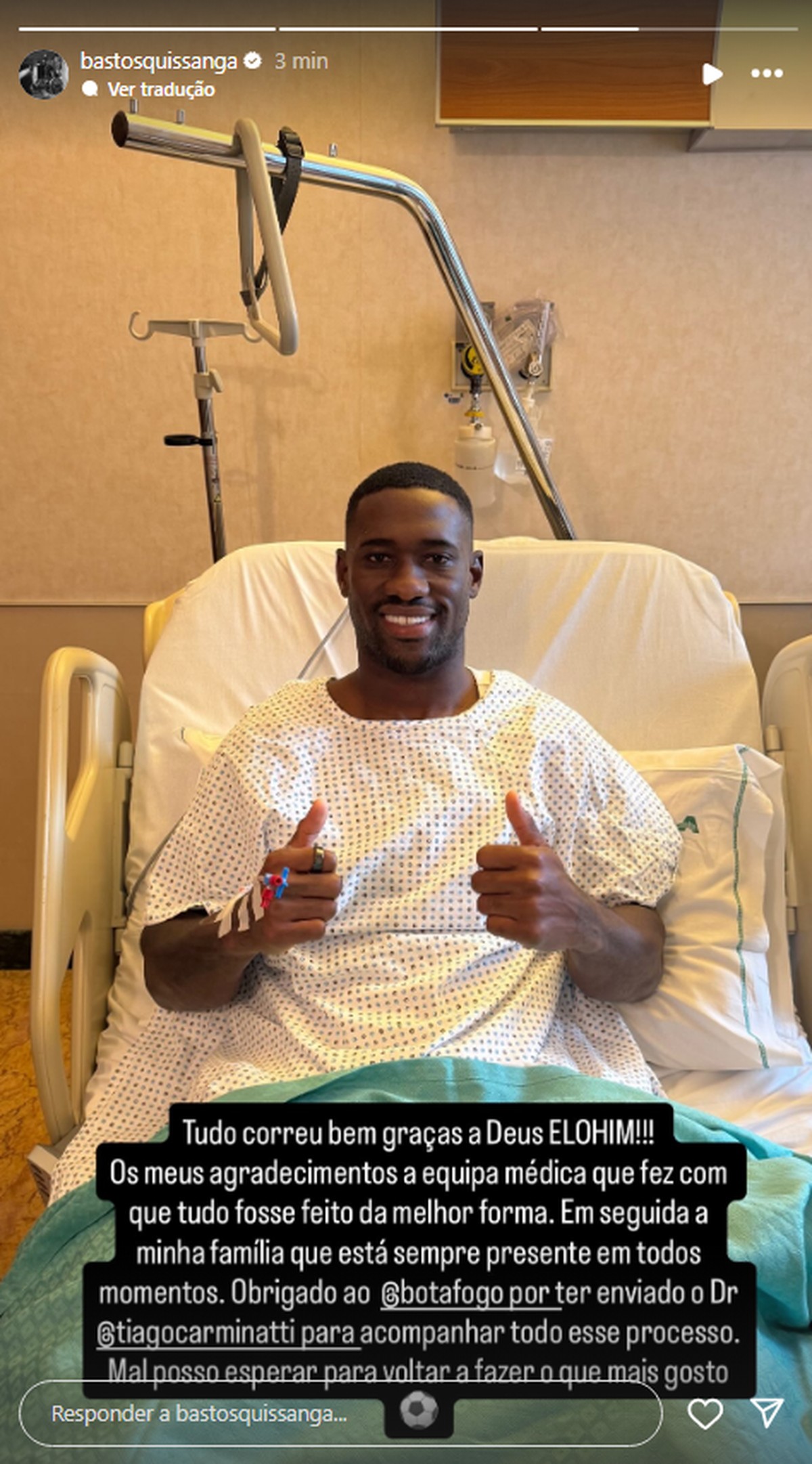 Bastos, do Botafogo, realiza cirurgia no joelho esquerdo e celebra sucesso do procedimento Bastos comemorou sucesso da cirurgia no joelho esquerdo em post nas redes sociais — Foto: Reprodução