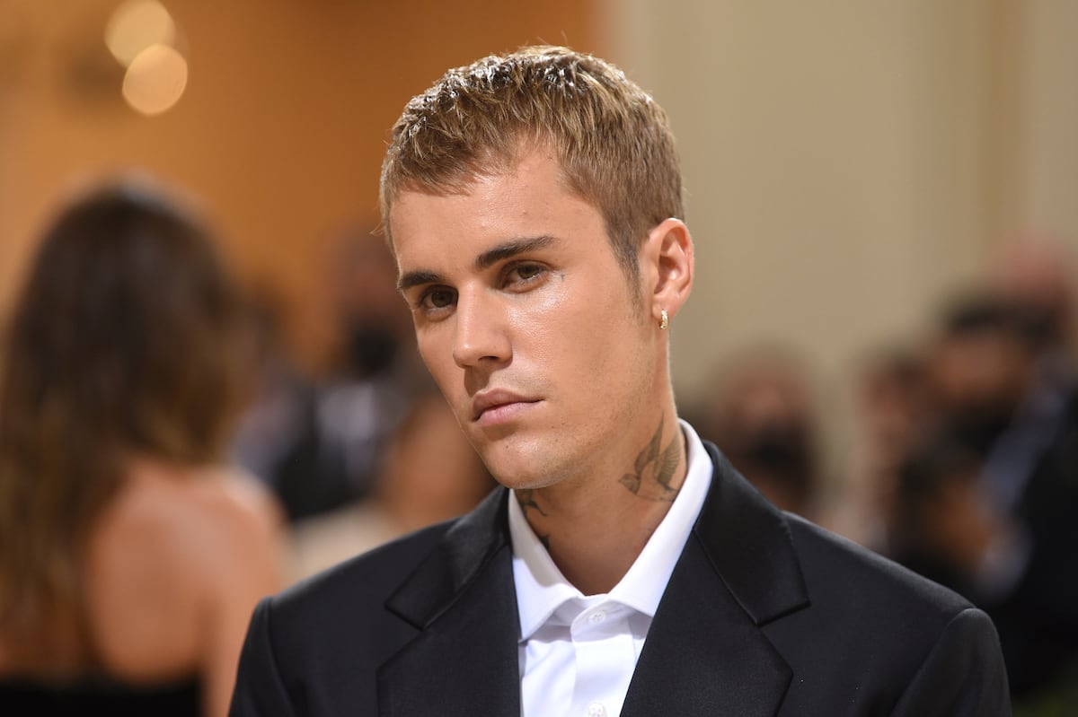Justin Bieber lança disco surpresa com 20 faixas após quatro anos sem novidades Justin Bieber, na gala do Museu Metropolitano de Nova York, em setembro de 2021. (Foto: Evan Agostini/Invision)