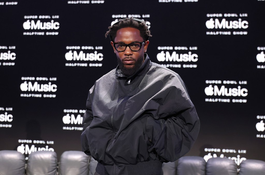 Temple University lança curso sobre Kendrick Lamar e seu impacto cultural Temple University oferecerá um novo curso neste próximo outono focado em Kendrick Lamar e seu impacto cultural na experiência negra. (Foto: Reprodução)