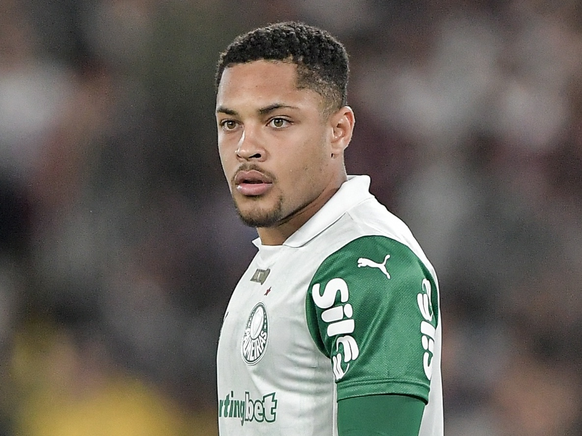 Abel defende Vitor Roque e provoca: 'Agora, vão chamá-lo de Pelé' Vitor Roque em ação durante Fluminense x Palmeiras, jogo do Brasileirão (Foto: Thiago Ribeiro/AGIF)