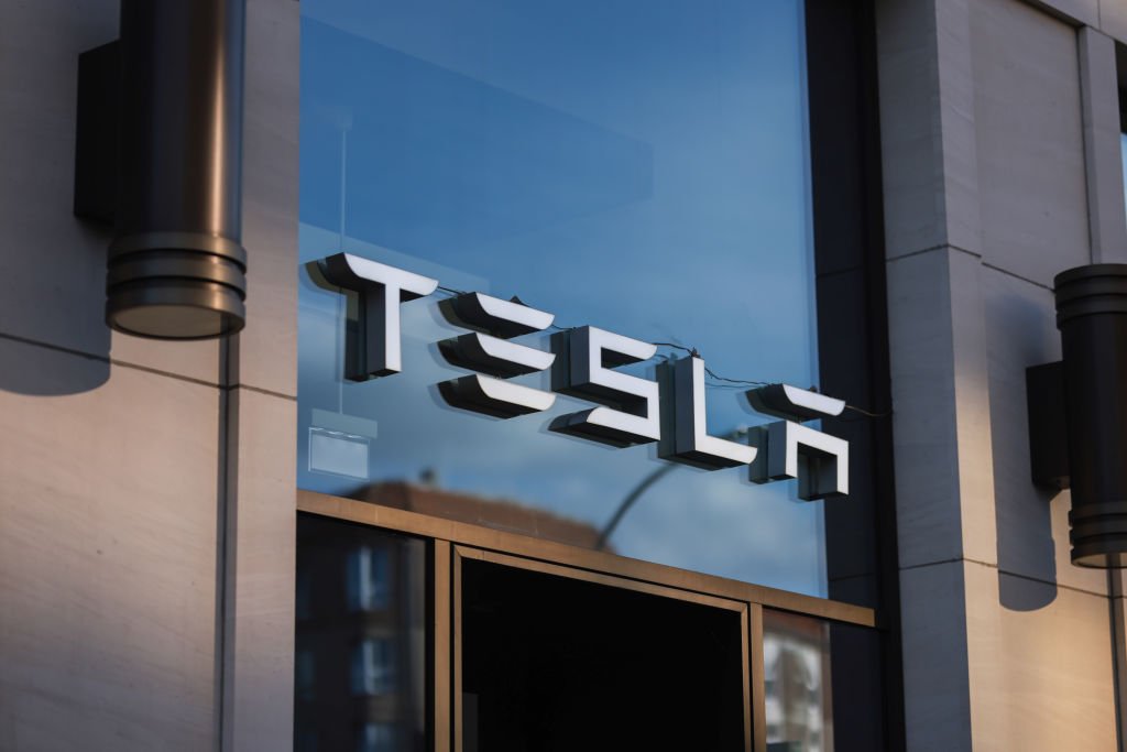 Crise na Tesla: fim de incentivos fiscais nos EUA pode gerar perdas bilionárias Tesla: como a crise pode ser uma lição para profissionais de finanças corporativas (Foto: Jeremy Moeller/Getty Images)