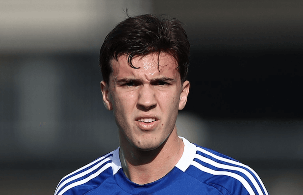Maximo Perrone é transferido do Manchester City para o Como em negociação permanente