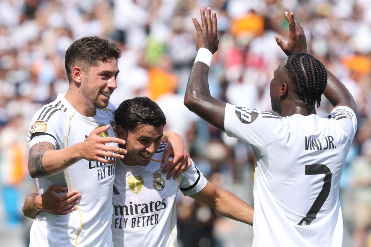 Real Madrid vence Pachuca com grande atuação mesmo com um jogador a menos Real Madrid conquistou a primeira vitória sob o comando de Xabi Alonso (Foto: Richard Pelham / GETTY IMAGES NORTH AMERICA / Getty Images via AFP)