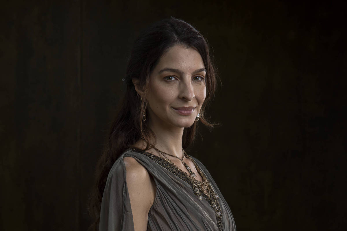 Michelle Batista vive dilema ao abandonar filhos e optar por aborto em novela bíblica Michelle Batista caracterizada como Rode em 'Paulo, o Apóstolo' (Foto: Divulgação)