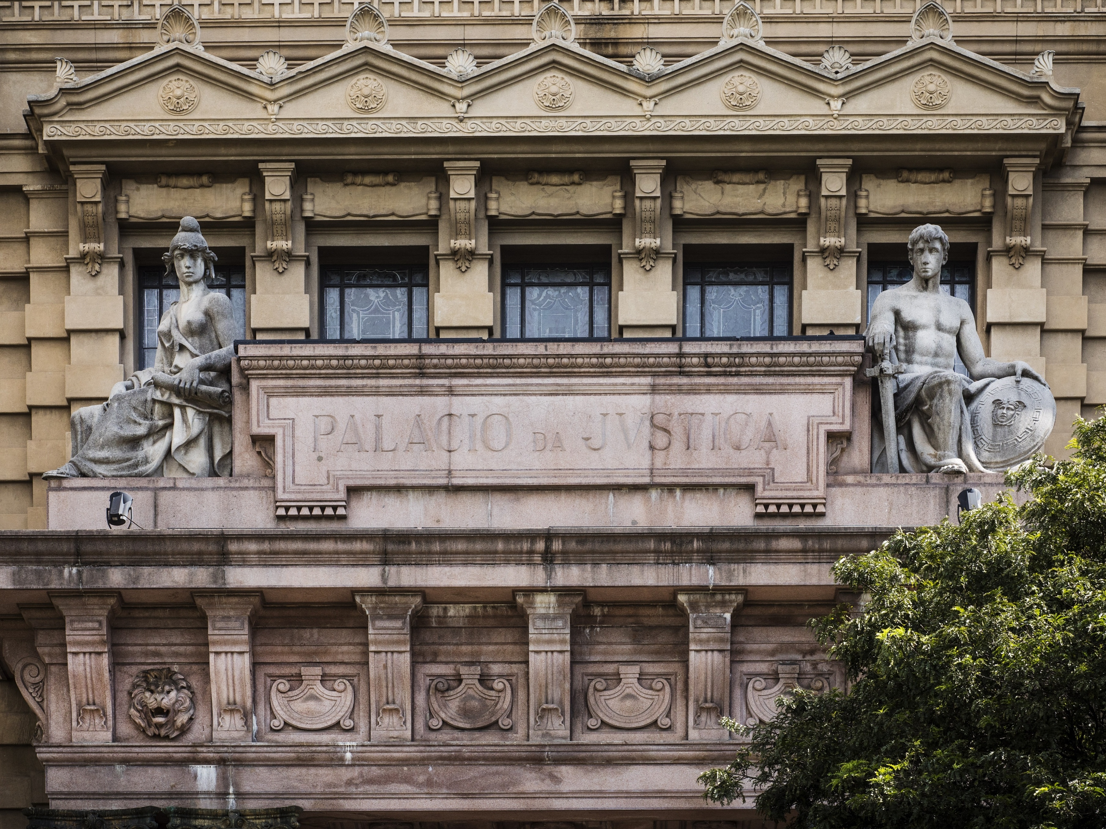 Alesp aprova mais de mil novos cargos para o Tribunal de Justiça de São Paulo Detalhe da fachada do prédio do Palácio da Justiça de São Paulo, sede do Tribunal de Justiça de São Paulo (Foto: Eduardo Knapp / Arquivo Folhapress)