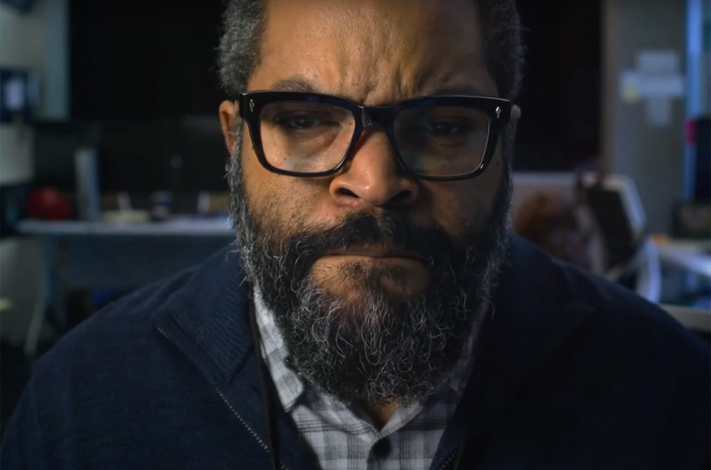 Ice Cube tenta salvar o mundo no trailer do remake de 'Guerra dos Mundos' Ice Cube interpreta um analista cibernético do governo no primeiro trailer do remake de 'Guerra dos Mundos', que será lançado na quarta-feira (30 de julho). (Foto: Reprodução)