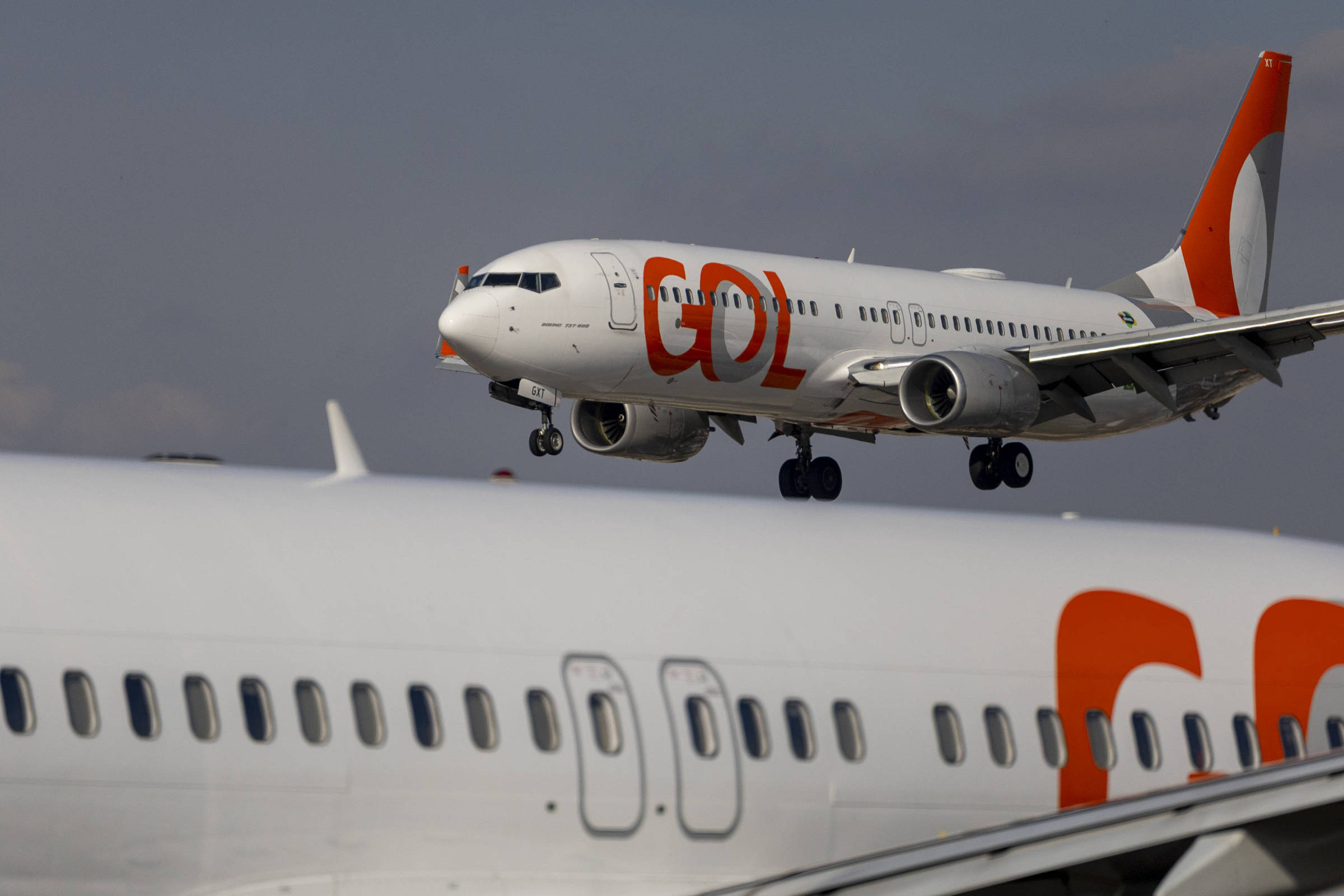 Gol apresenta novo slogan e se aproxima novamente das agências de viagens Aviões da Gol no aeroporto de Congonhas, em São Paulo (Foto: Danilo Verpa/8.mai.25/Folhapress)