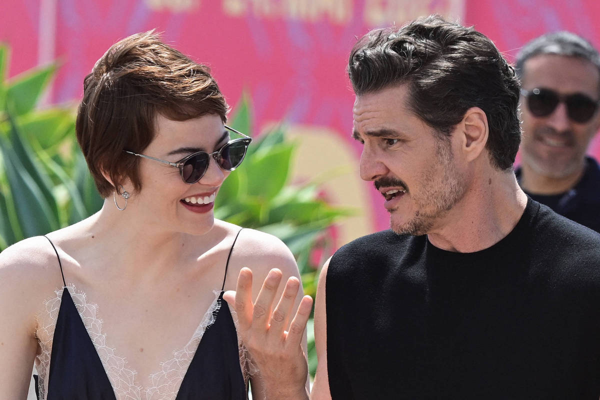 Emma Stone elogia beleza e talento de Pedro Pascal em declaração surpreendente Emma Stone e Pedro Pascal contracena no filme 'Eddington' (2025) (Foto: Miguel Medina/AFP)
