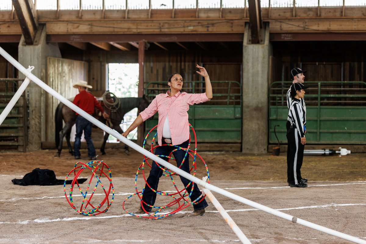 Festival AIR de Aspen explora crise, criatividade e sonhos de rodeio de Matthew Barney