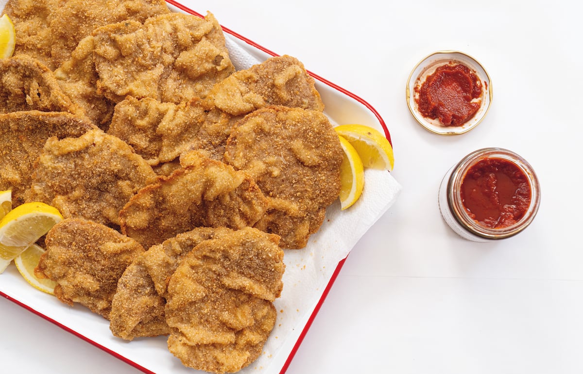 A milanesa — a milanga — é mais argentina que o doce de leite, embora a origem deste prato também, assim como a do filé empanado, possa ser questionada. (Foto: Catapulta)