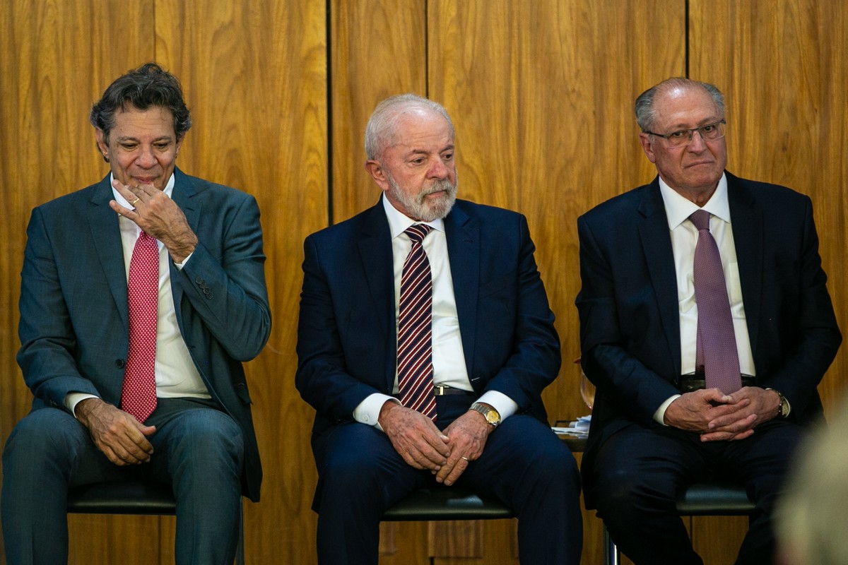 Fernando Haddad, Lula e Geraldo Alckmin (Foto: Brenno Carvalho / Agência O Globo)