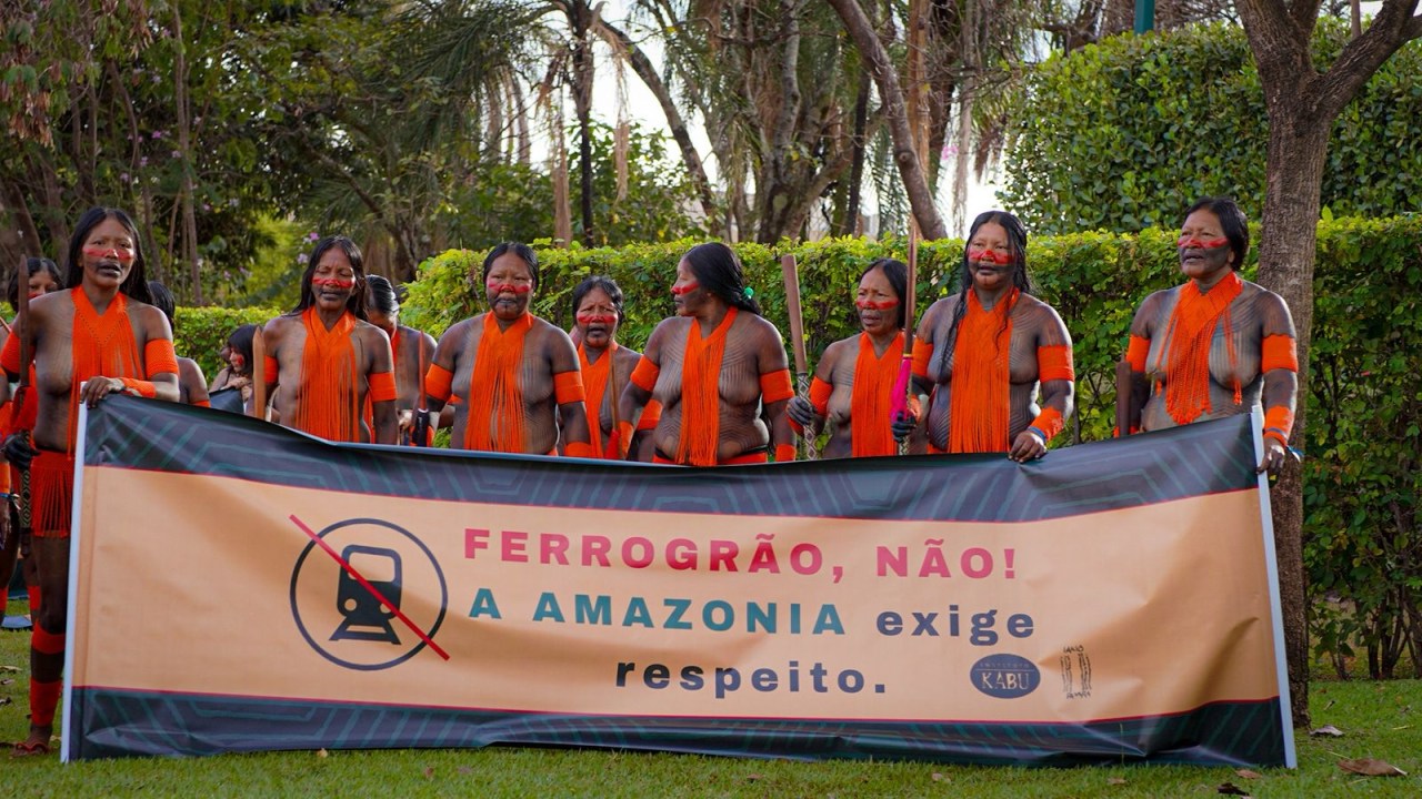 Manifestação de índigenas contra a Ferrogrão (Foto: Reprodução)