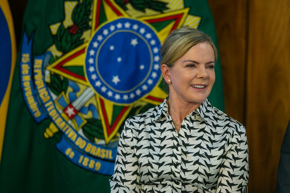 Gleisi defende cassação de Eduardo e o acusa de crime de lesa-pátria Gleisi Hoffmann, Ministra de Secretaria de Relações Institucionais do Brasil (Foto: Brenno Carvalho / Agência O Globo)