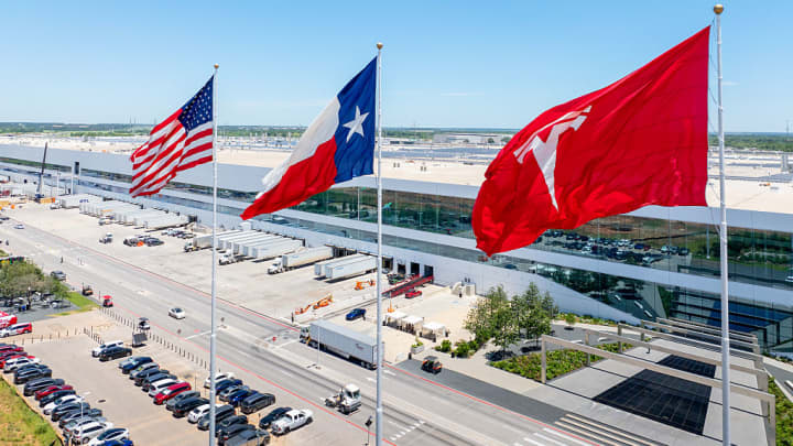 Tesla recebe autorização para operar serviço de transporte com robôs em Texas Vista aérea da sede da Tesla em Austin, Texas, em 24 de julho de 2025. (Foto: Brandon Bell | Getty Images)