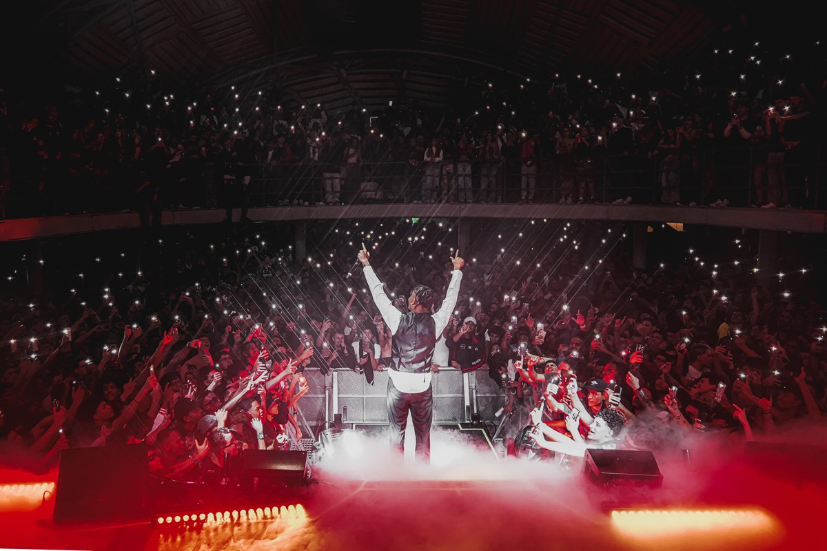 Rapper Alee traz rima e malandragem ao palco do Circo Voador em sua estreia 'CAOS Tour' chega ao Rio de Janeiro (Foto: JM (@jm7_____________))