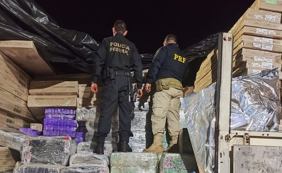 PF realiza operações e apreende mais de oito toneladas de drogas no Paraná Operação da PF e da PRF apreende mais de quatro toneladas de drogas no Paraná (Foto: Divulgação / Comunicação PF)