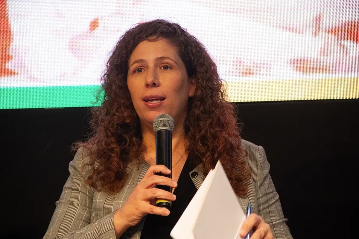 Governo busca alternativas ao IOF para manter orçamento acessível aos mais pobres Objetivo do governo é colocar 'os pobres dentro do orçamento e os ricos dentro do imposto de renda', diz ministra Esther Dweck (Foto: Divulgação/Ministério da Gestão e Inovação em Serviços Públicos)