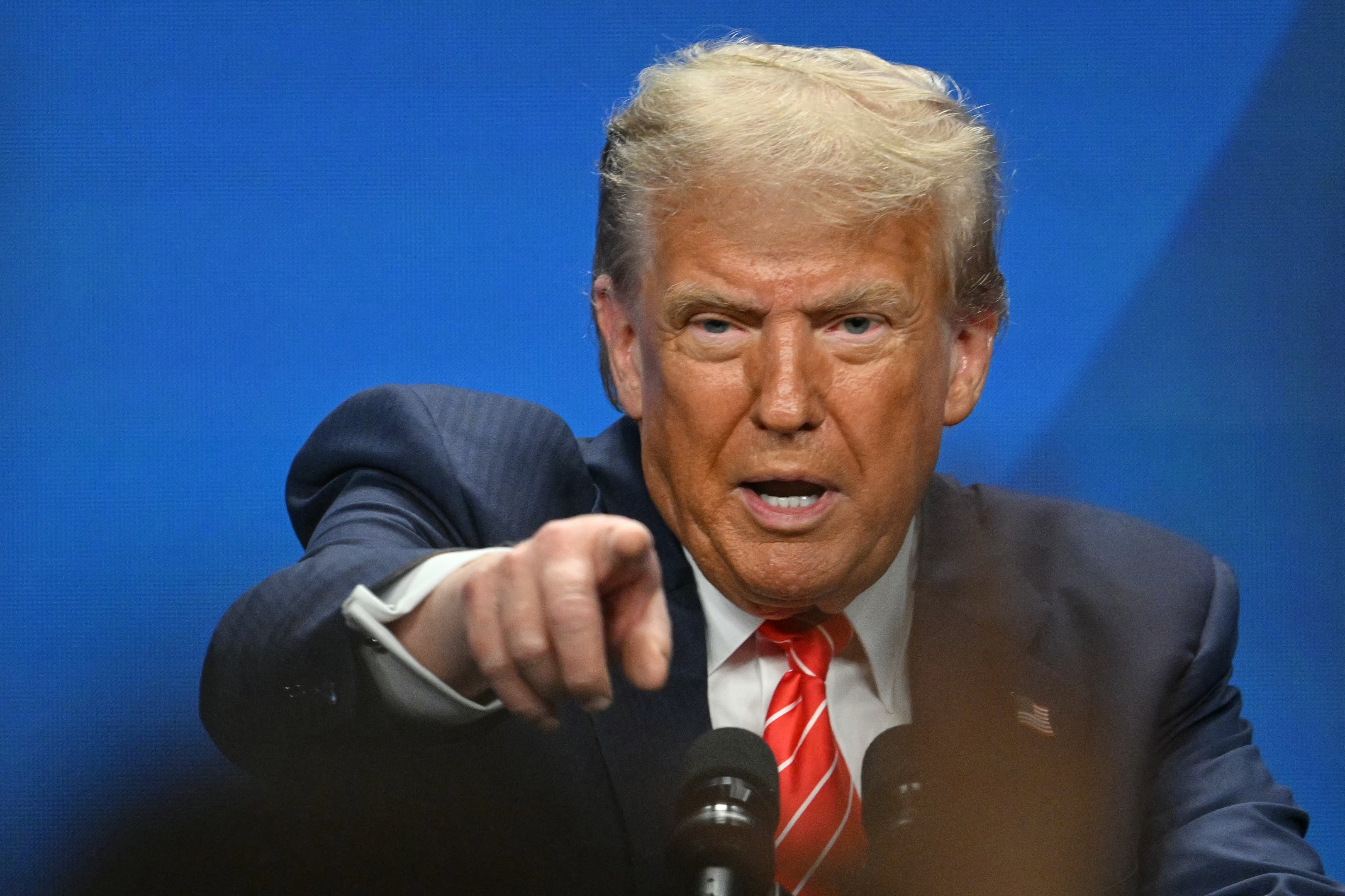 Trump afirma ter protegido líder iraniano de morte ao não informar Israel sobre seu paradeiro Trump diz que encerrou negociações com o Canadá e ameaça impor tarifas na próxima semana (Foto: Reprodução)