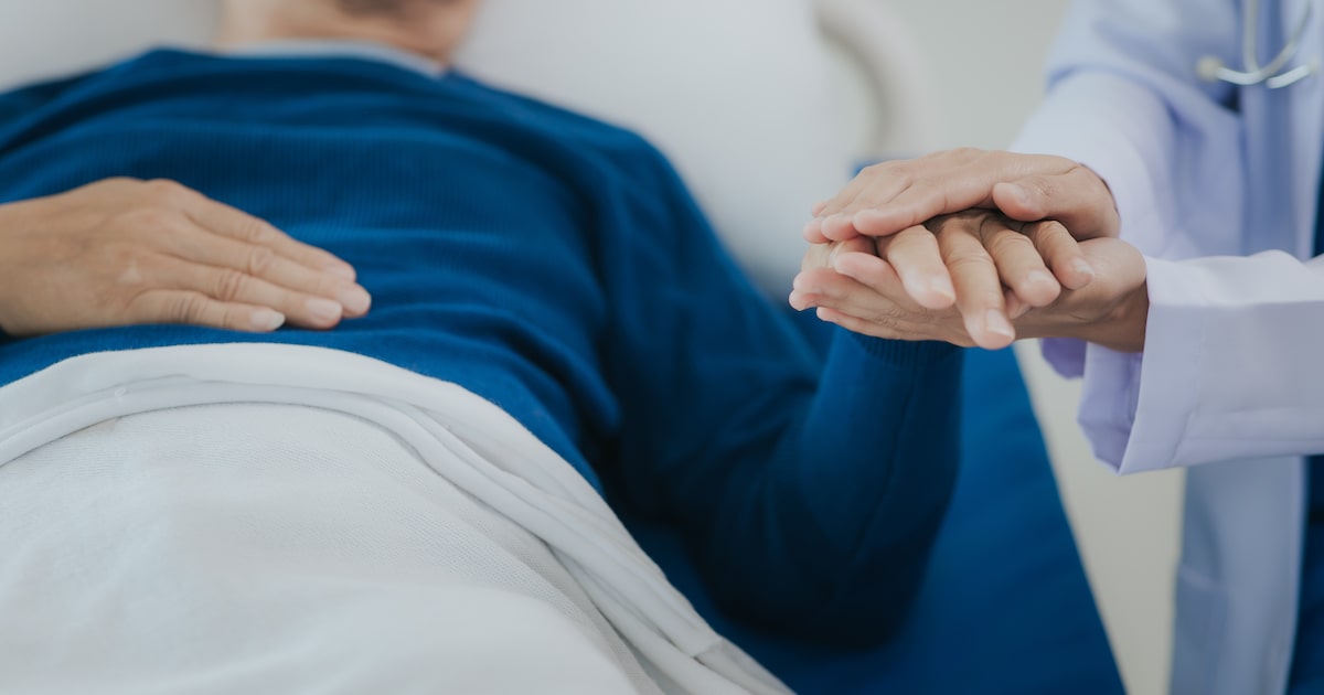 VSR em idosos com comorbidades eleva risco de morte, revela pesquisa recente VSR pode ser fatal em pacientes idosos, principalmente os que têm doenças crônicas, dizem especialistas (Foto: Witoon/Adobe Stock)
